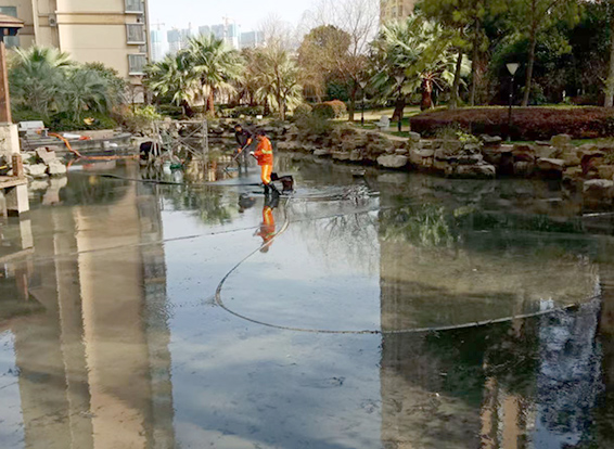 新邱景观池淤泥清理